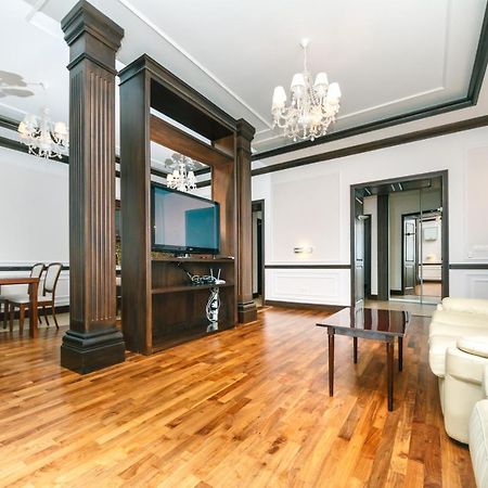 Vip Apartment. Kreshatik, Maidan Nezavisimosti. Kyiv Exterior photo